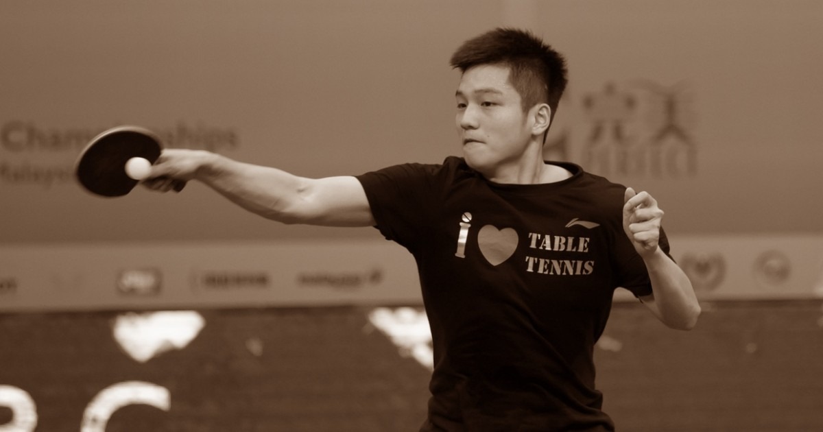 Fan Zhendong playing at the 2016 World Team Table Tennis Championships